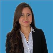 Profesora en el área de ciencias sociales y jurídicas